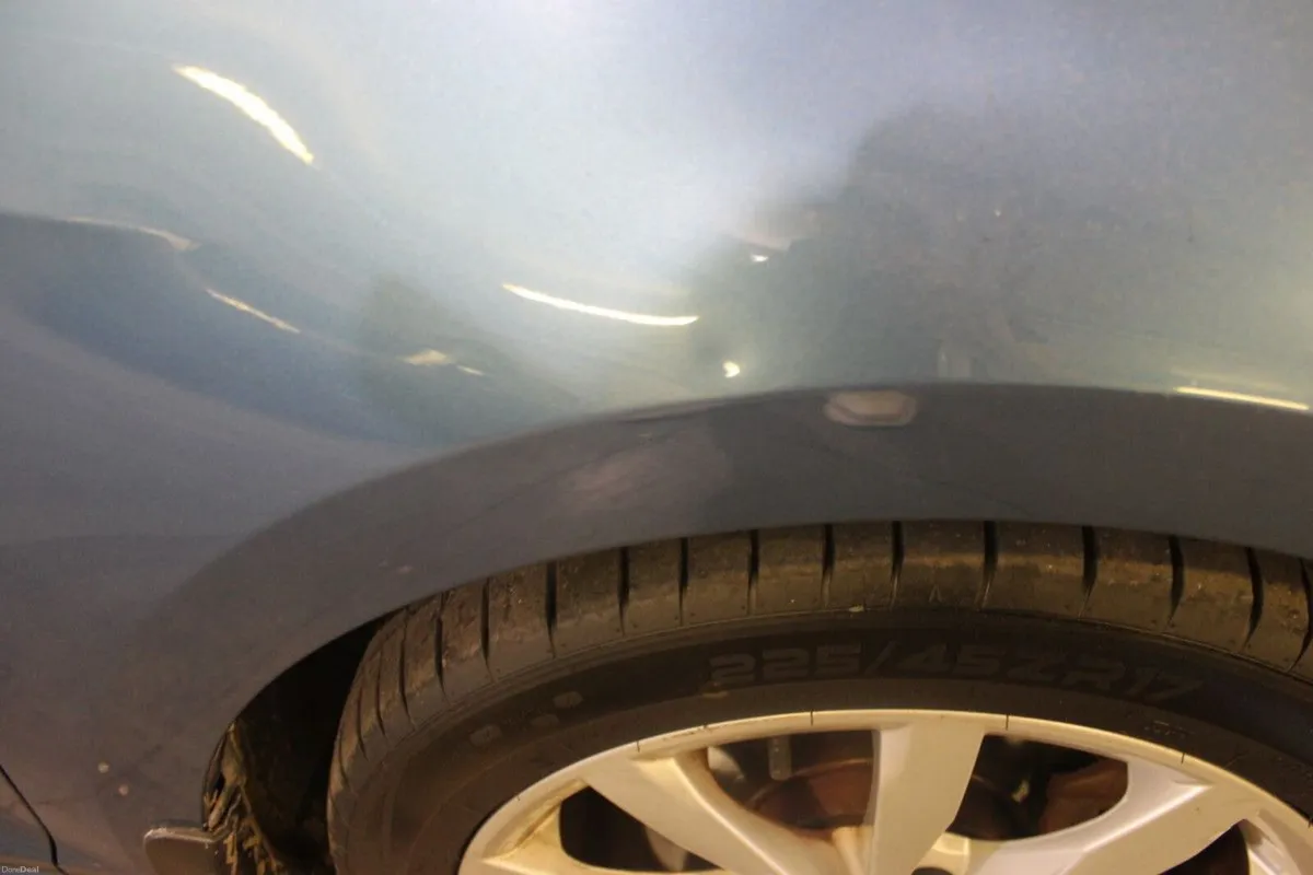 Volkswagen Golf 1.6 TDI 5DR 110HP Highline M5F - T - Image 4