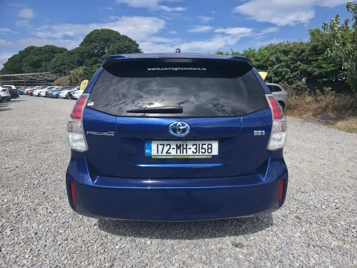 2017 Toyota Prius Alpha 1.8 Hybrid - Image 4