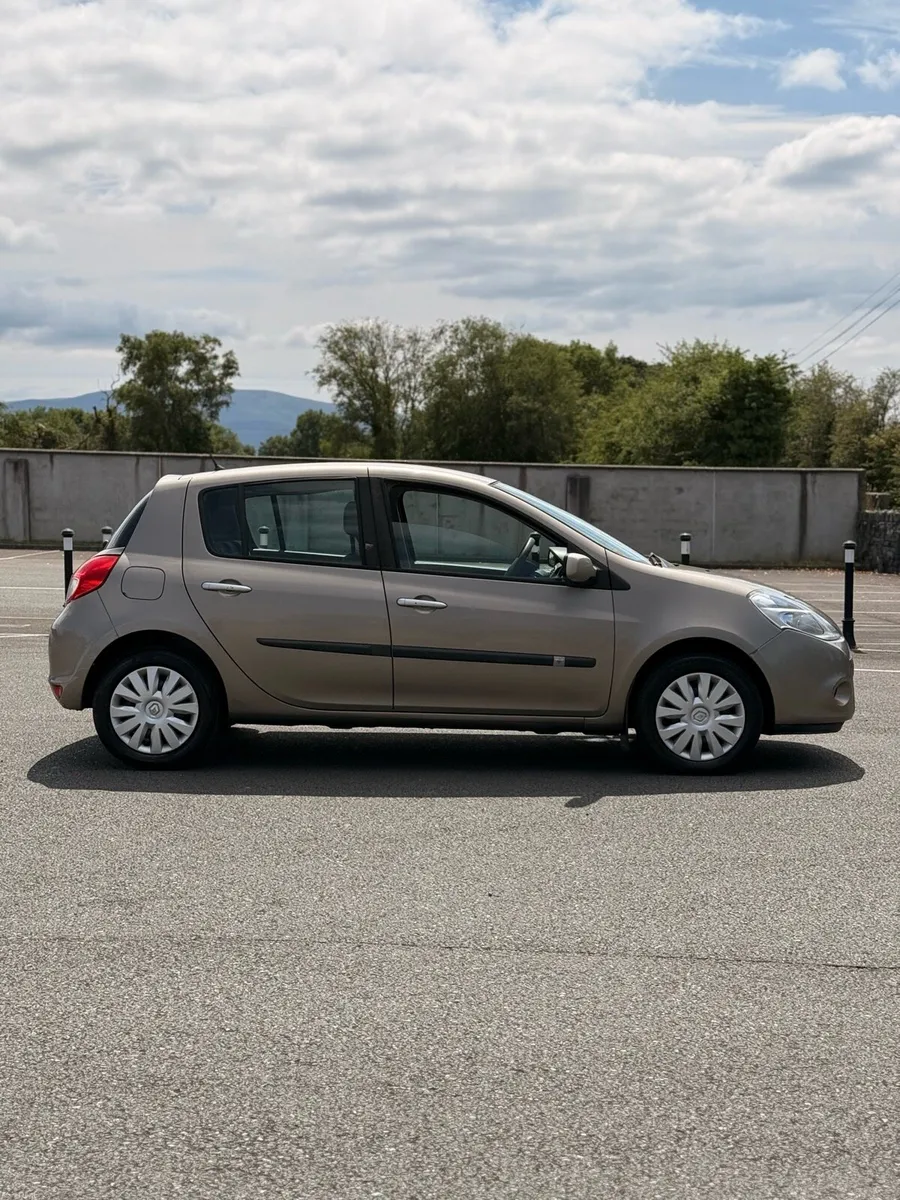 Clio 1.2 petrol - Image 6