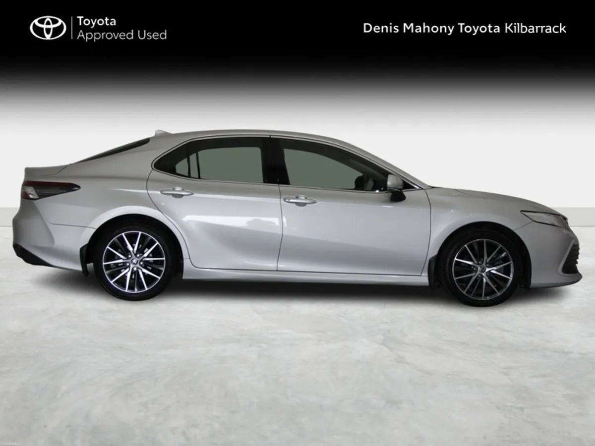 Toyota Camry PLATINUM EDITION - Image 3