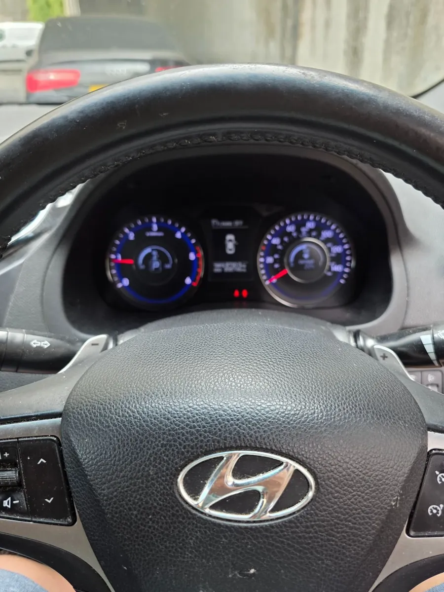 Hyundai i40 2012 - Image 1