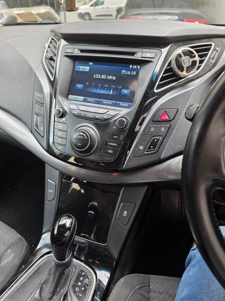 Hyundai i40 2012 - Image 2