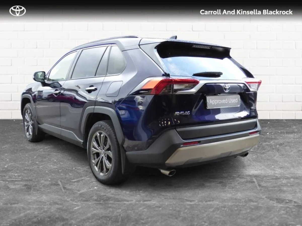 Toyota RAV4 Hybrid Platinum - Image 2