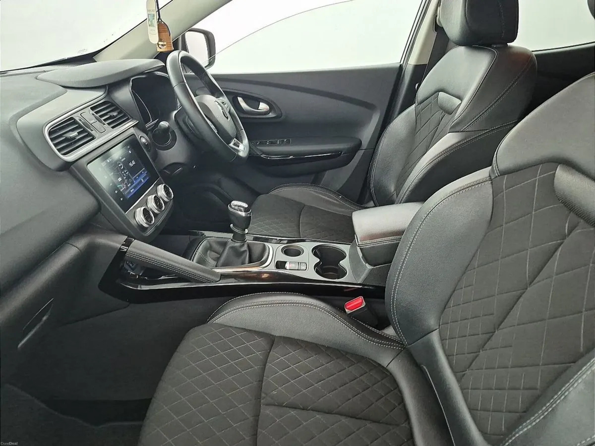 Renault Kadjar 1.3 TCE 140 bhp  Iconic - Image 4