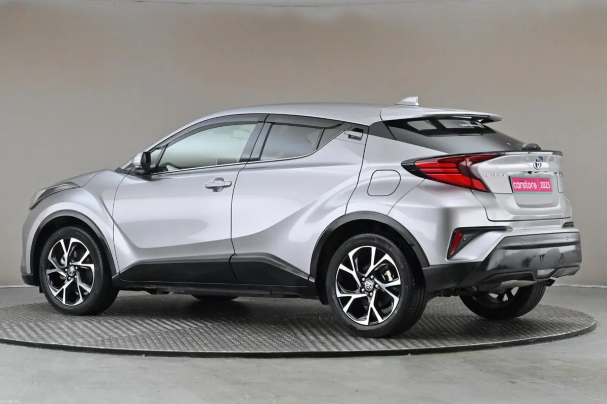 Toyota C-HR 1.8 HYBRID **HALF LEATHER**360 PAN CAM - Image 6