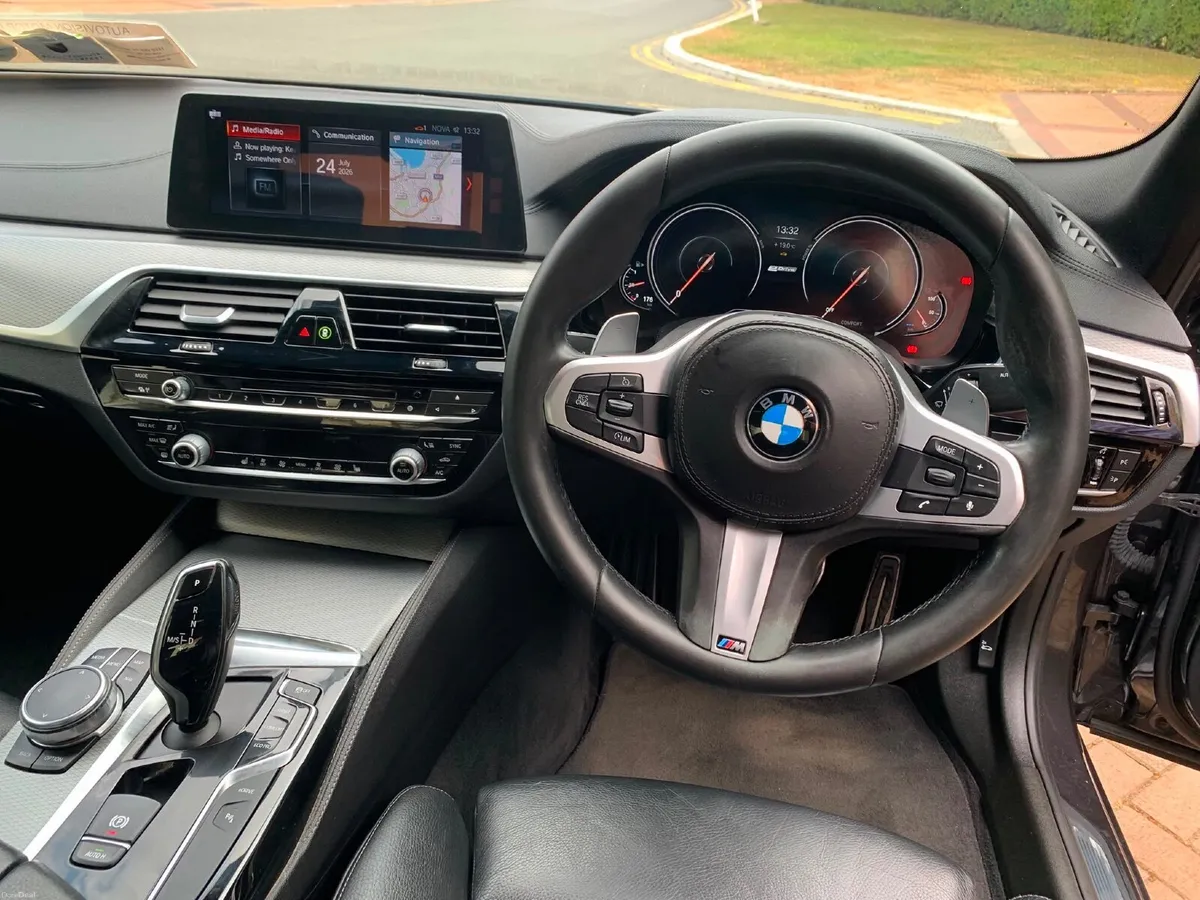 BMW 5-Series 2018 - Image 6