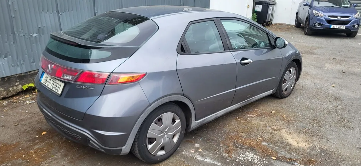 Honda Civic 2006 - Image 2