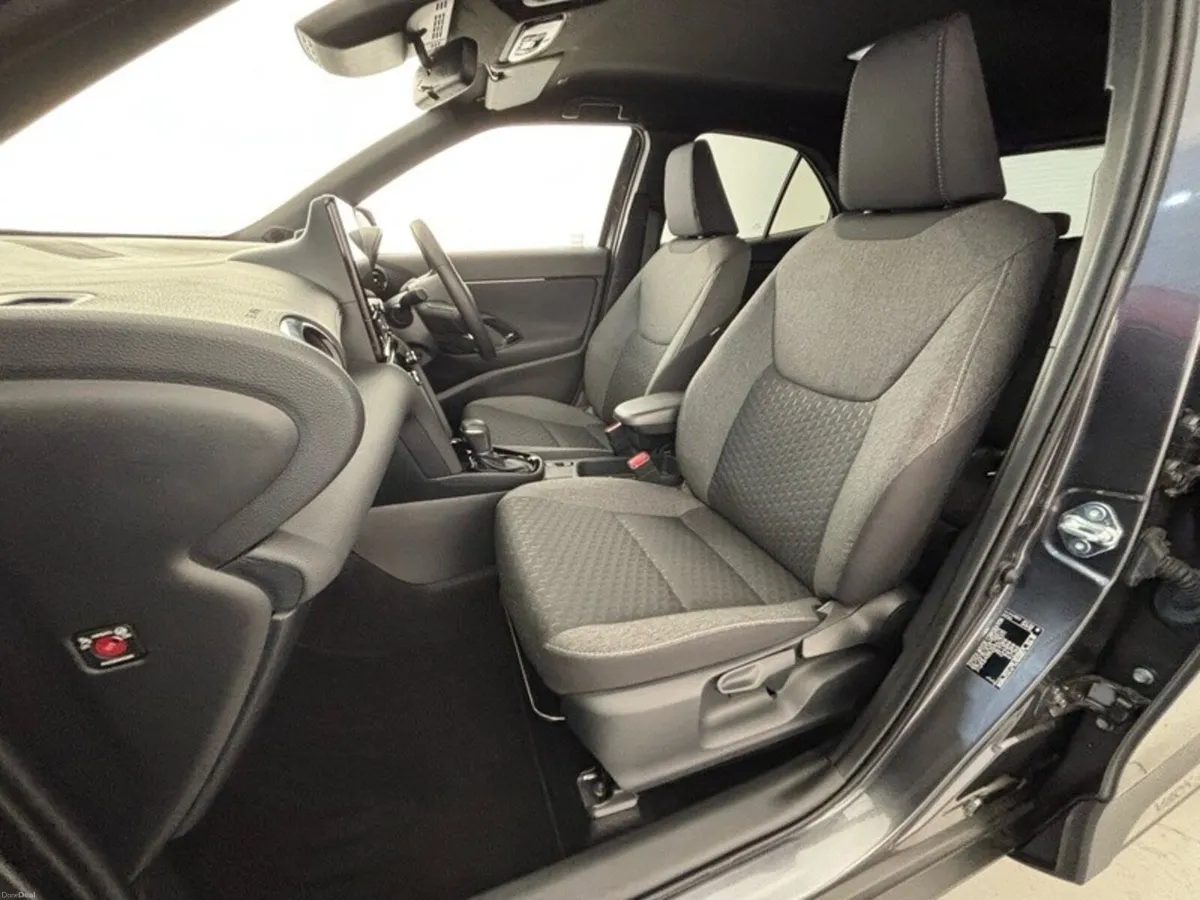 Toyota Yaris Cross L-SPORT MONO - Image 6