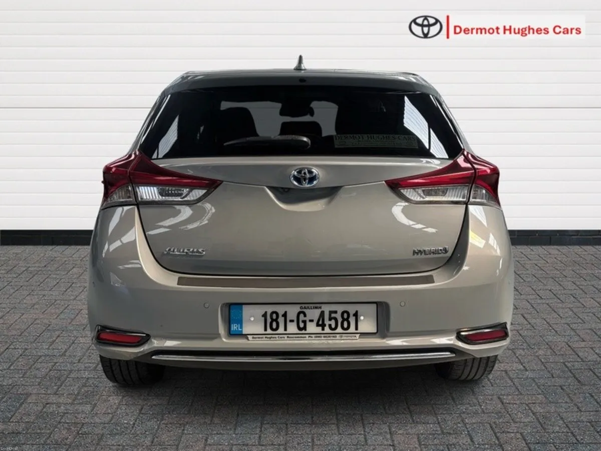 Toyota Auris 1.8 DESIGN VVT-I HEV CVT 5DR AUTO - Image 4