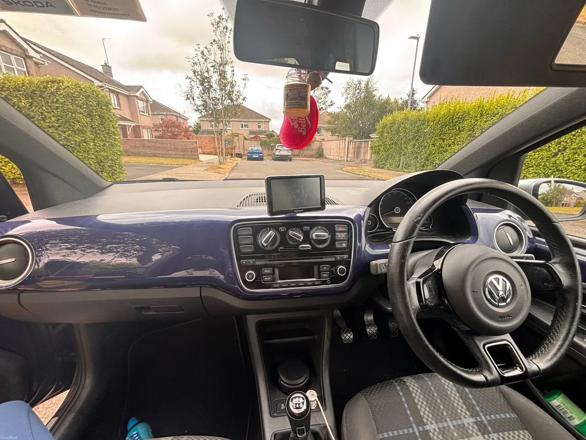 Volkswagen up! 2016 CLUB - Image 3