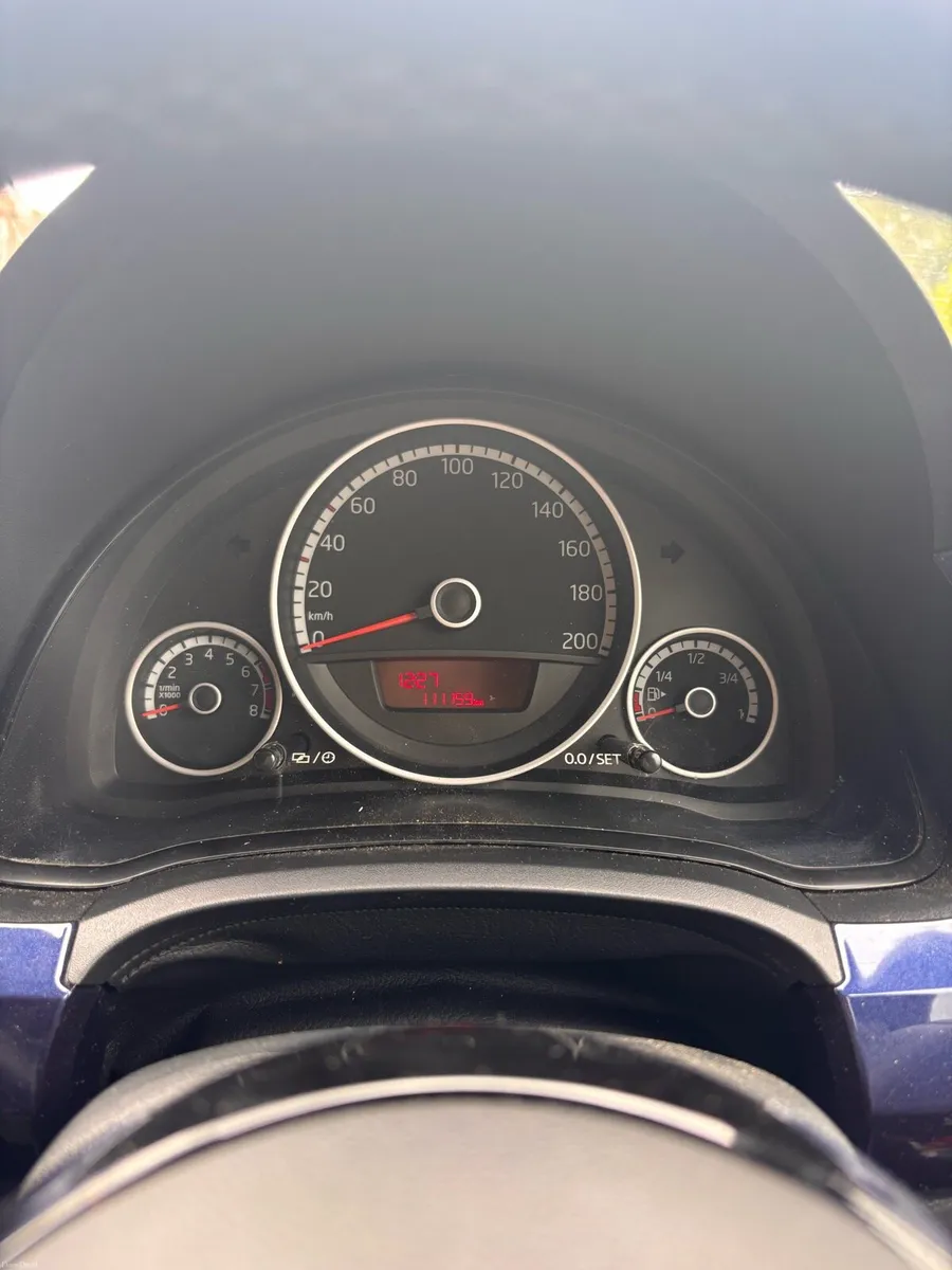 Volkswagen up! 2016 CLUB - Image 4