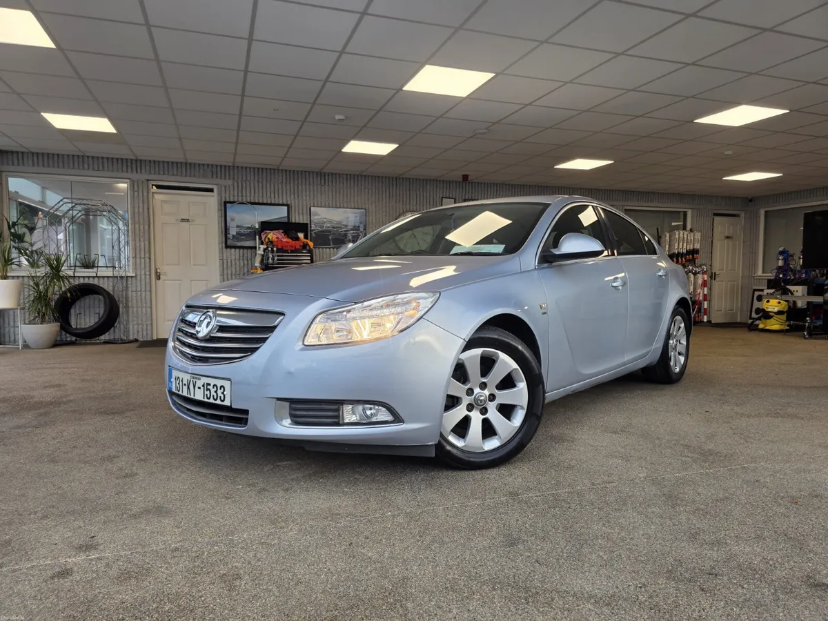 Vauxhall Insignia 2.0 D 2013 - Image 1