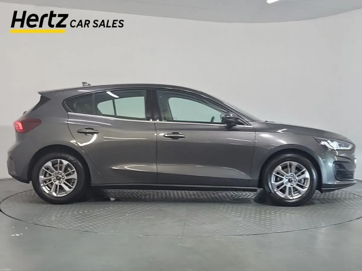 Ford Focus TITANIUM Petrol Manual - Image 2