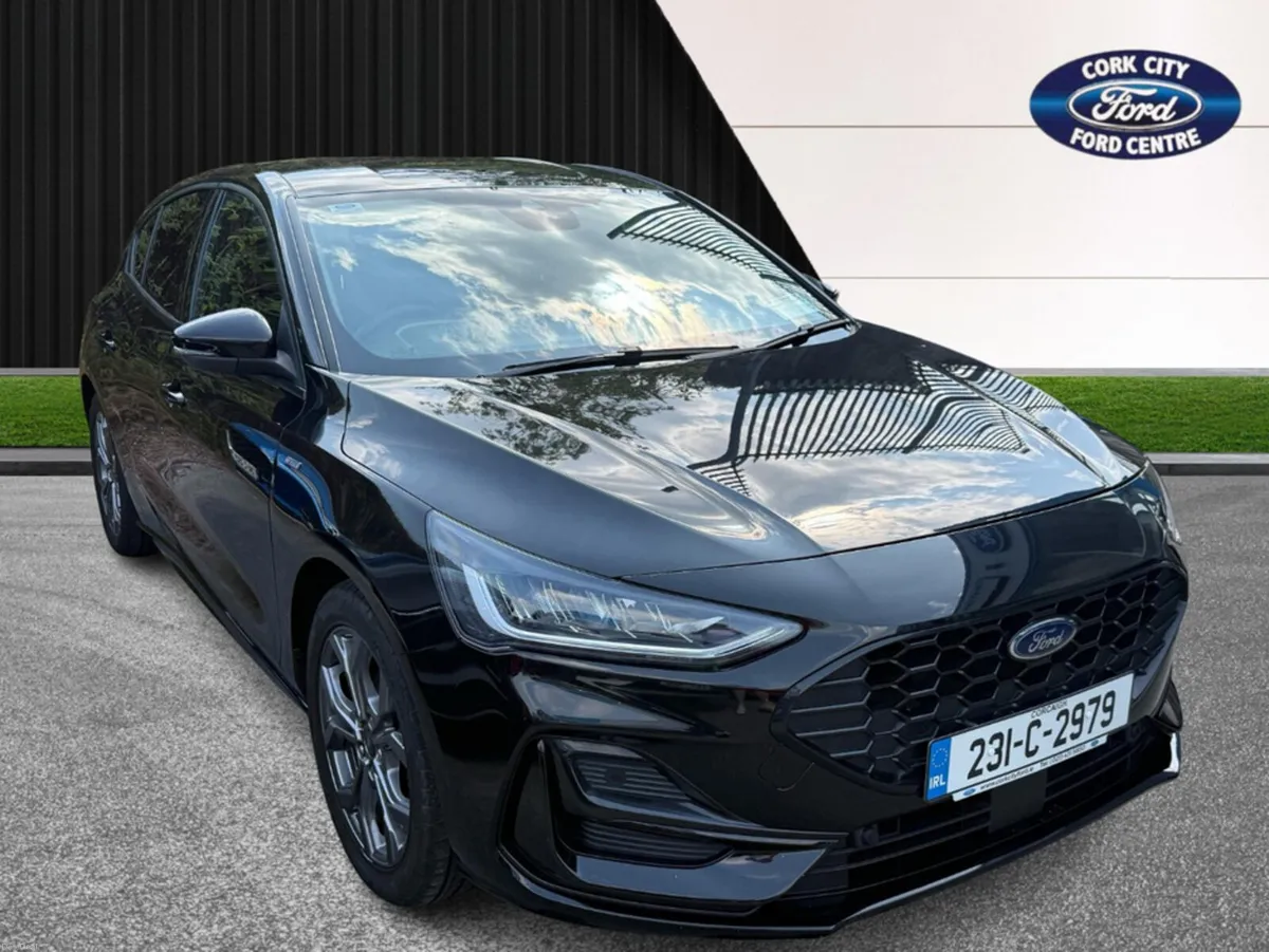 Ford Focus ST-LINE STYLE 5DR 1.0T 12 125 M6 4 - Image 1