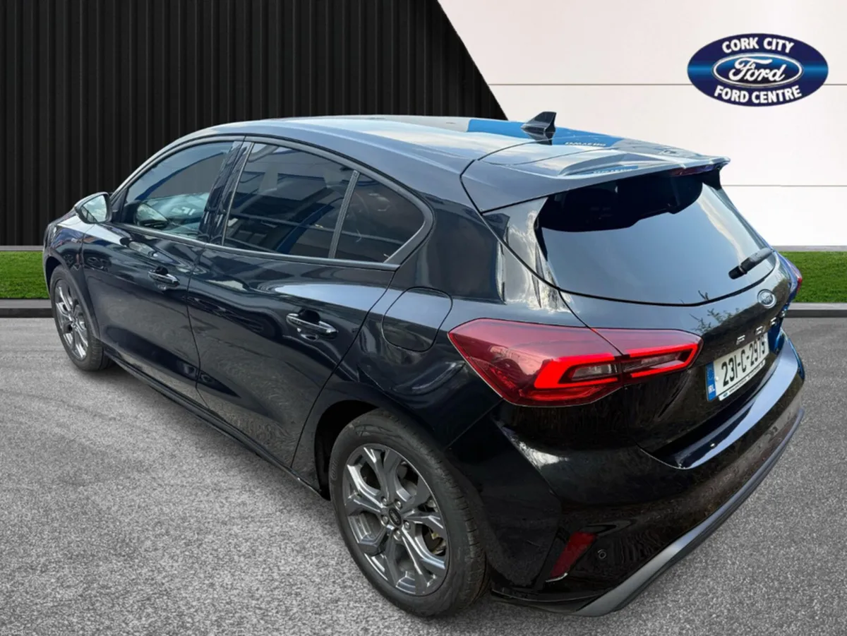 Ford Focus ST-LINE STYLE 5DR 1.0T 12 125 M6 4 - Image 3