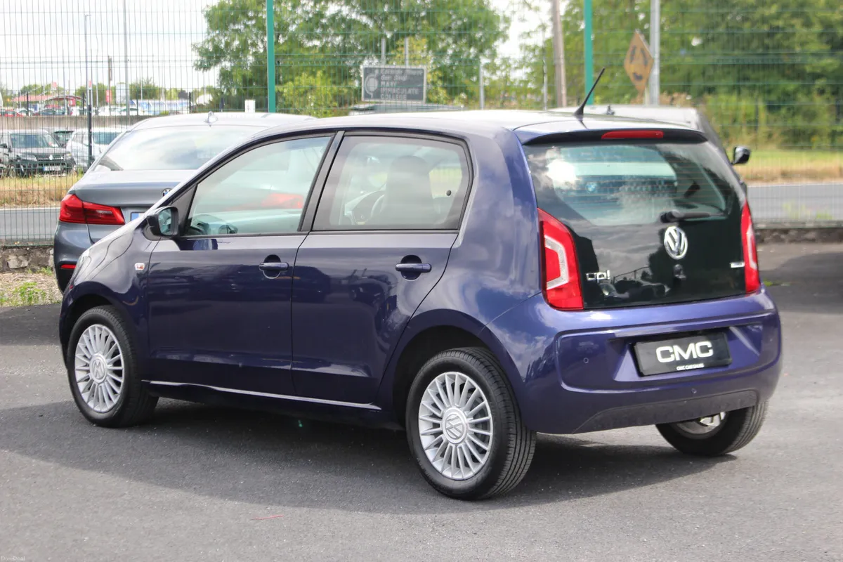 Volkswagen up! 2016 HIGH SPEC onlu 88kms - Image 6