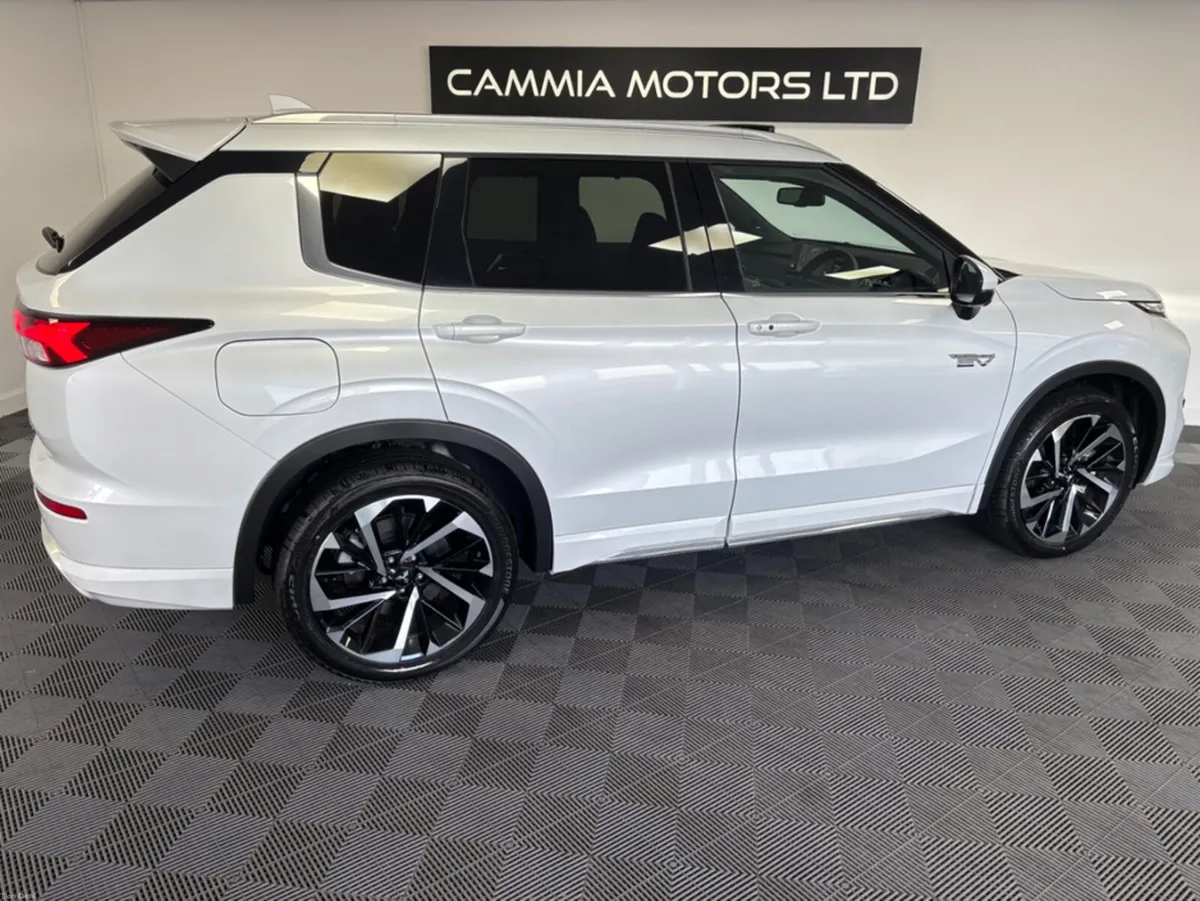 Mitsubishi Outlander 2024 MITSUBISHI OUTLANDER* - Image 6