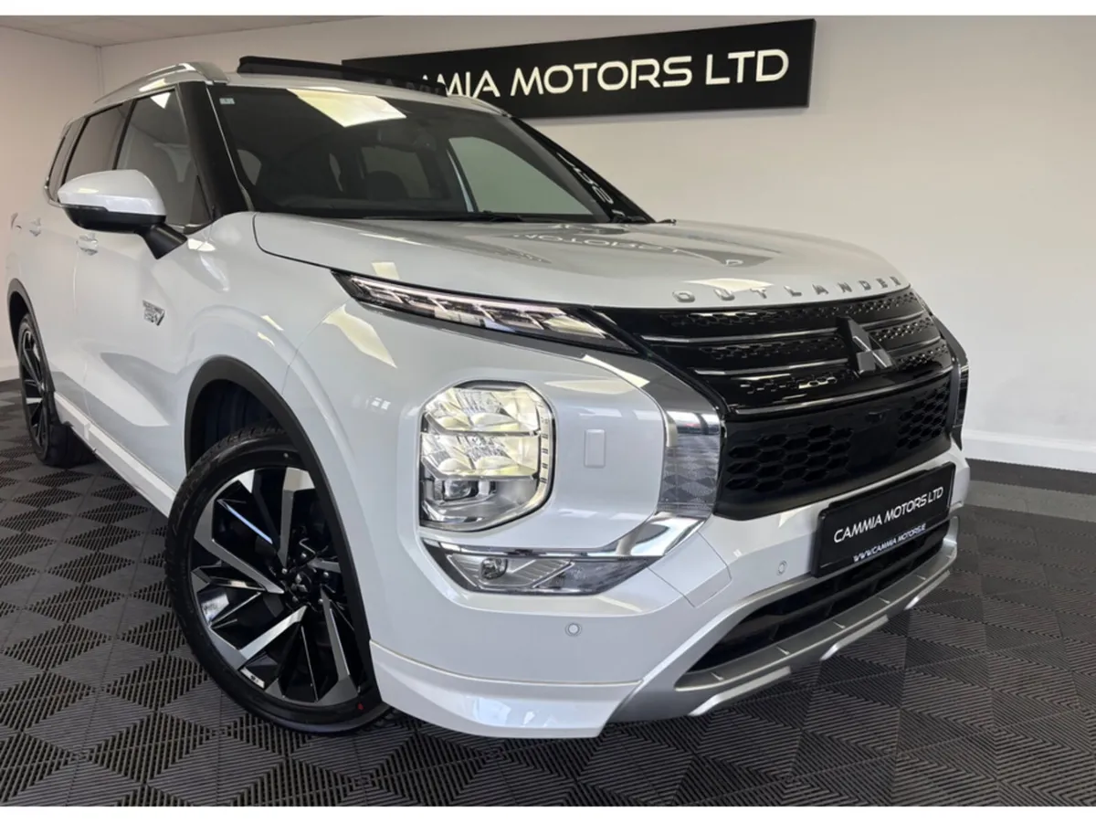 Mitsubishi Outlander 2024 MITSUBISHI OUTLANDER* - Image 2