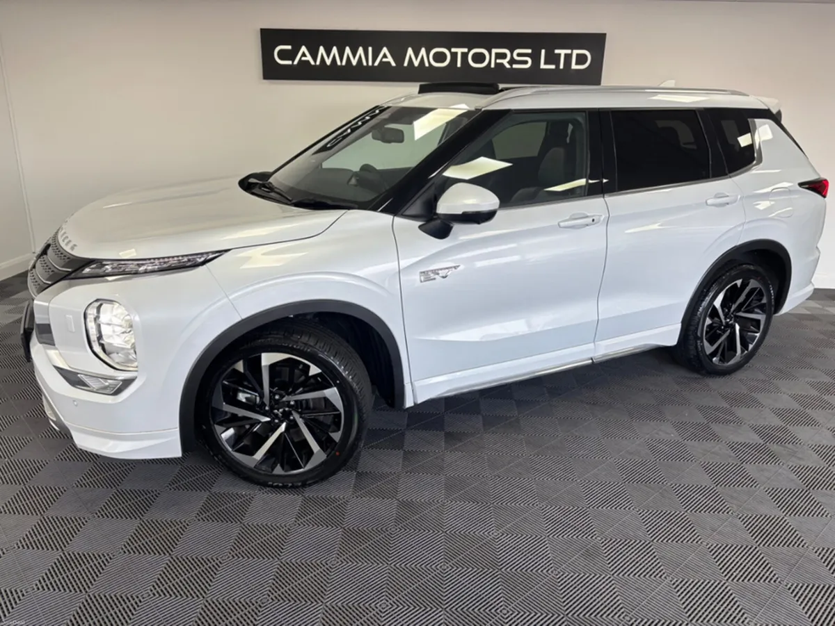 Mitsubishi Outlander 2024 MITSUBISHI OUTLANDER* - Image 4
