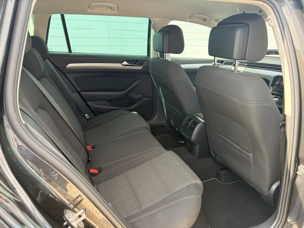 Volkswagen Passat ESTATE BUS 2.0 TDI D7F 150 5DR A - Image 6