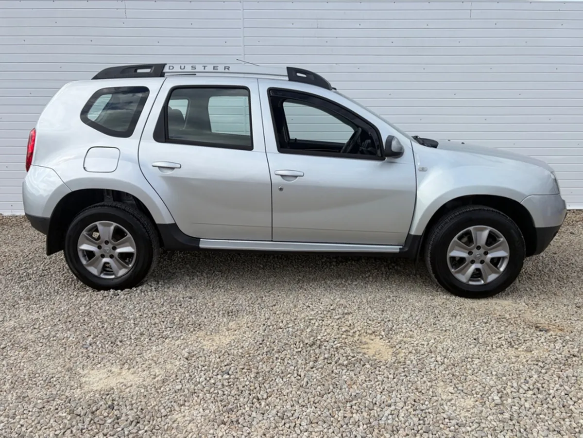 Dacia Duster SIGNATURE 1.5 DCI 110 4X 4DR - Image 2