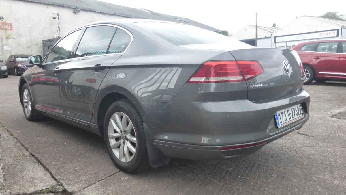 Volkswagen Passat 2017 - Image 4