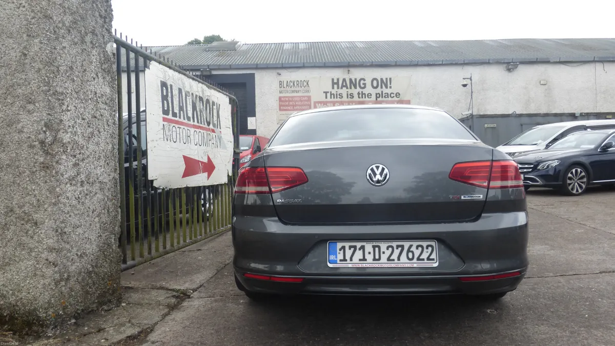 Volkswagen Passat 2017 - Image 5