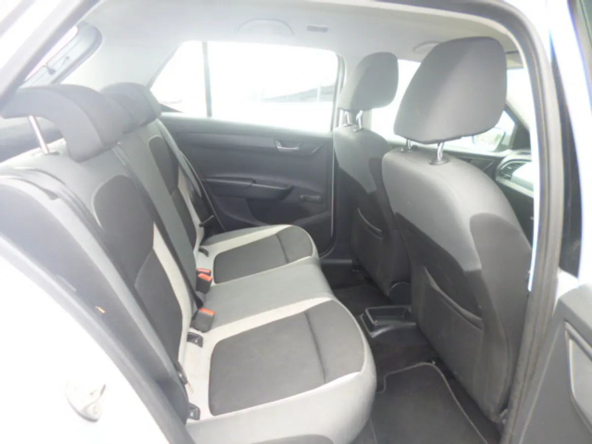 Skoda Fabia 1.0 MPI 60 BHP Ambition 2017 - Image 6