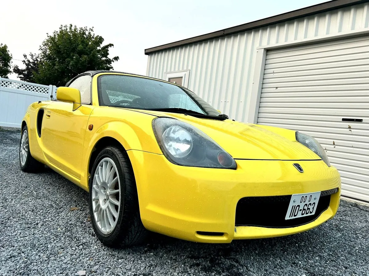 Toyota MRS Spyder (Convertible MR2) - Image 2