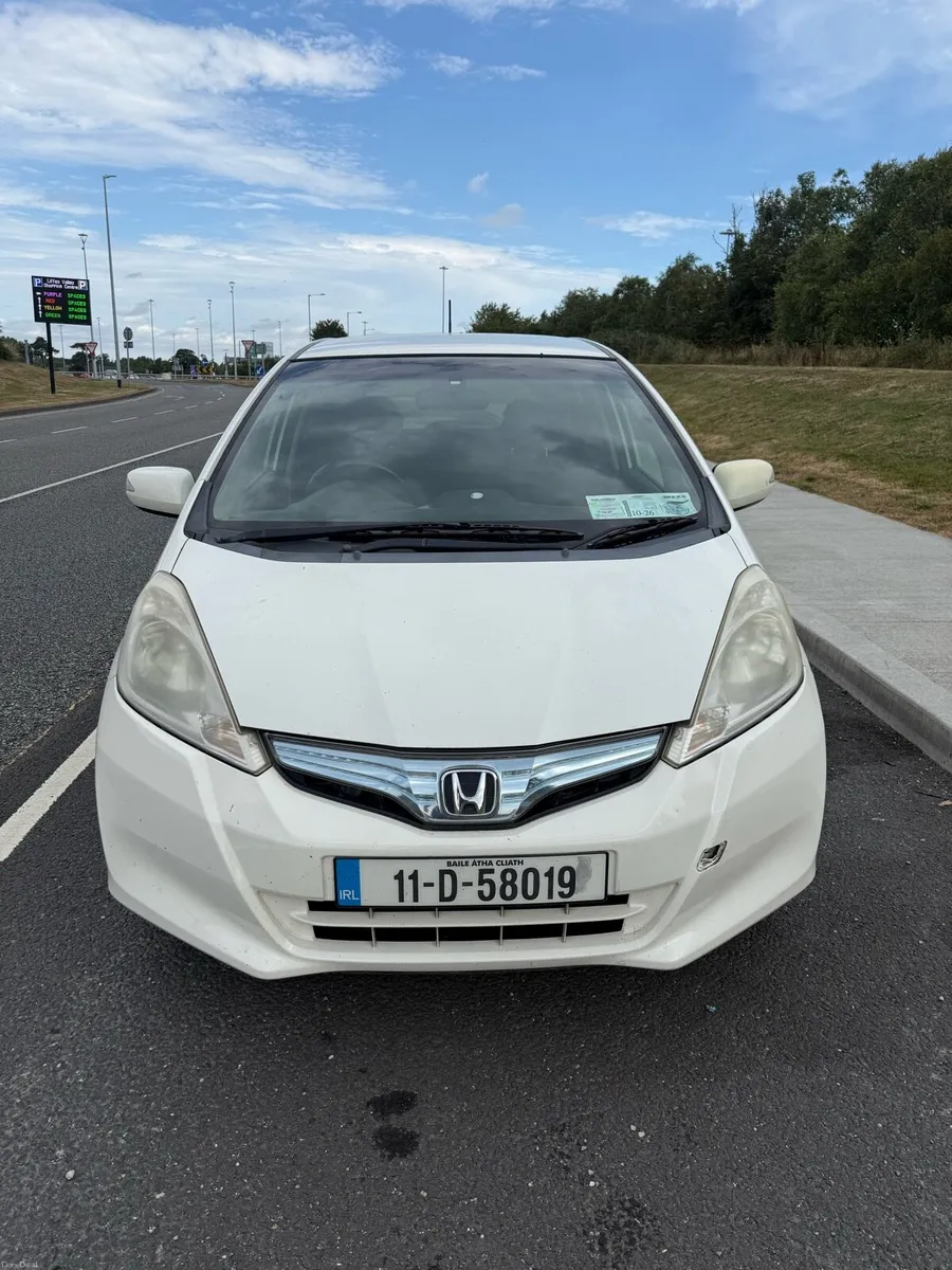 Honda fit 1.3 automatic Hybrid Nct 9/26 tax 8/26 - Image 2