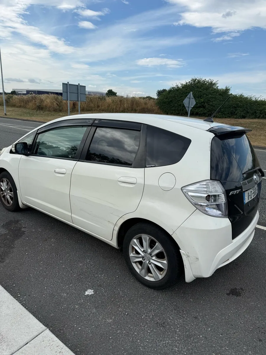 Honda fit 1.3 automatic Hybrid Nct 9/26 tax 8/26 - Image 4
