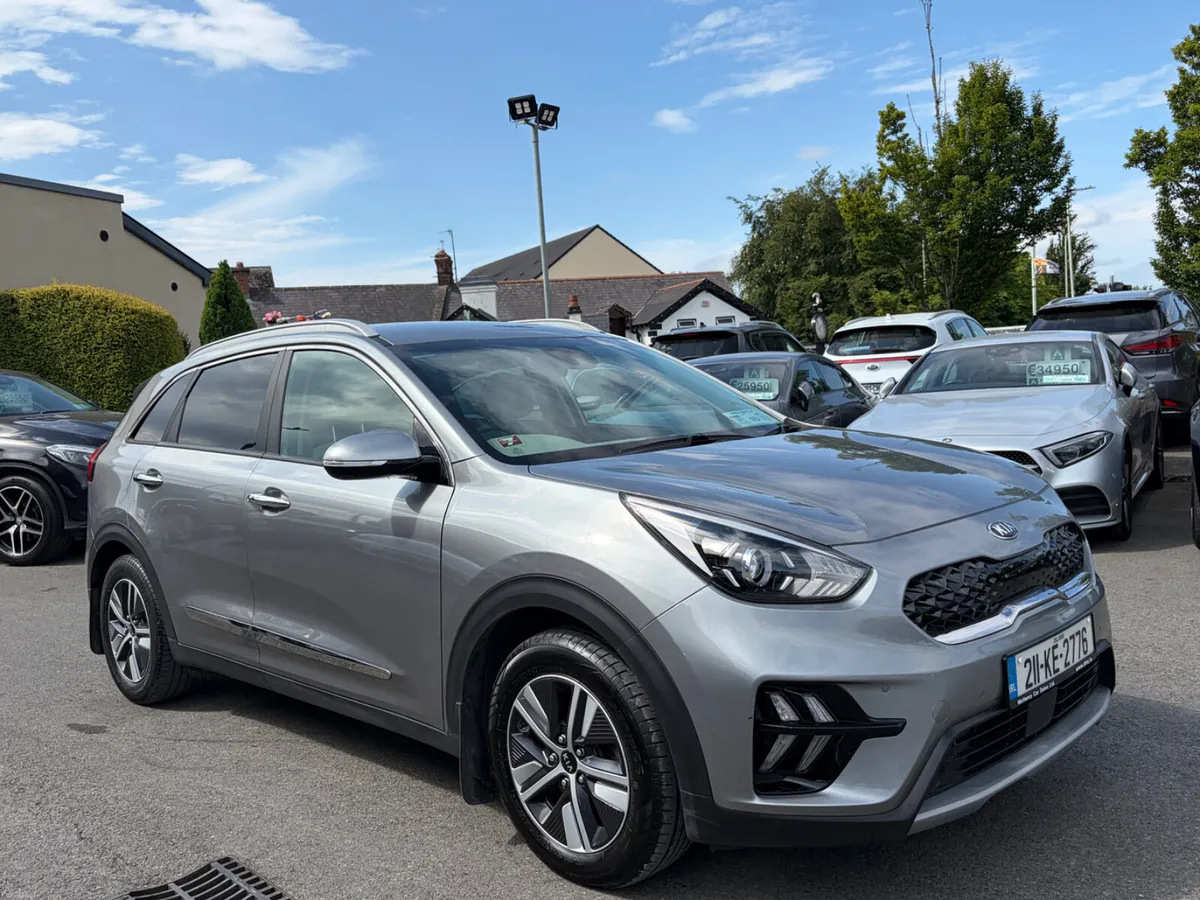 211 Kia Niro 1.6 Hbrid PHEV Auto - Image 3