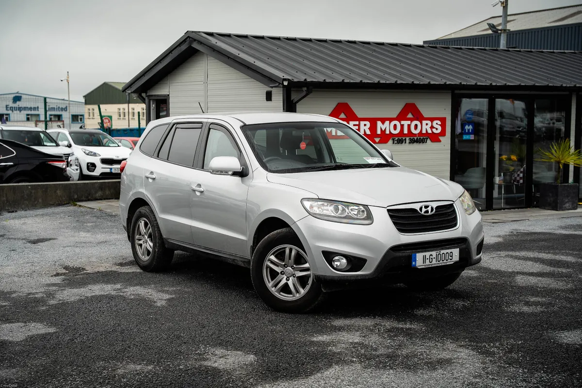 Hyundai Santa Fe 2011 - Image 1