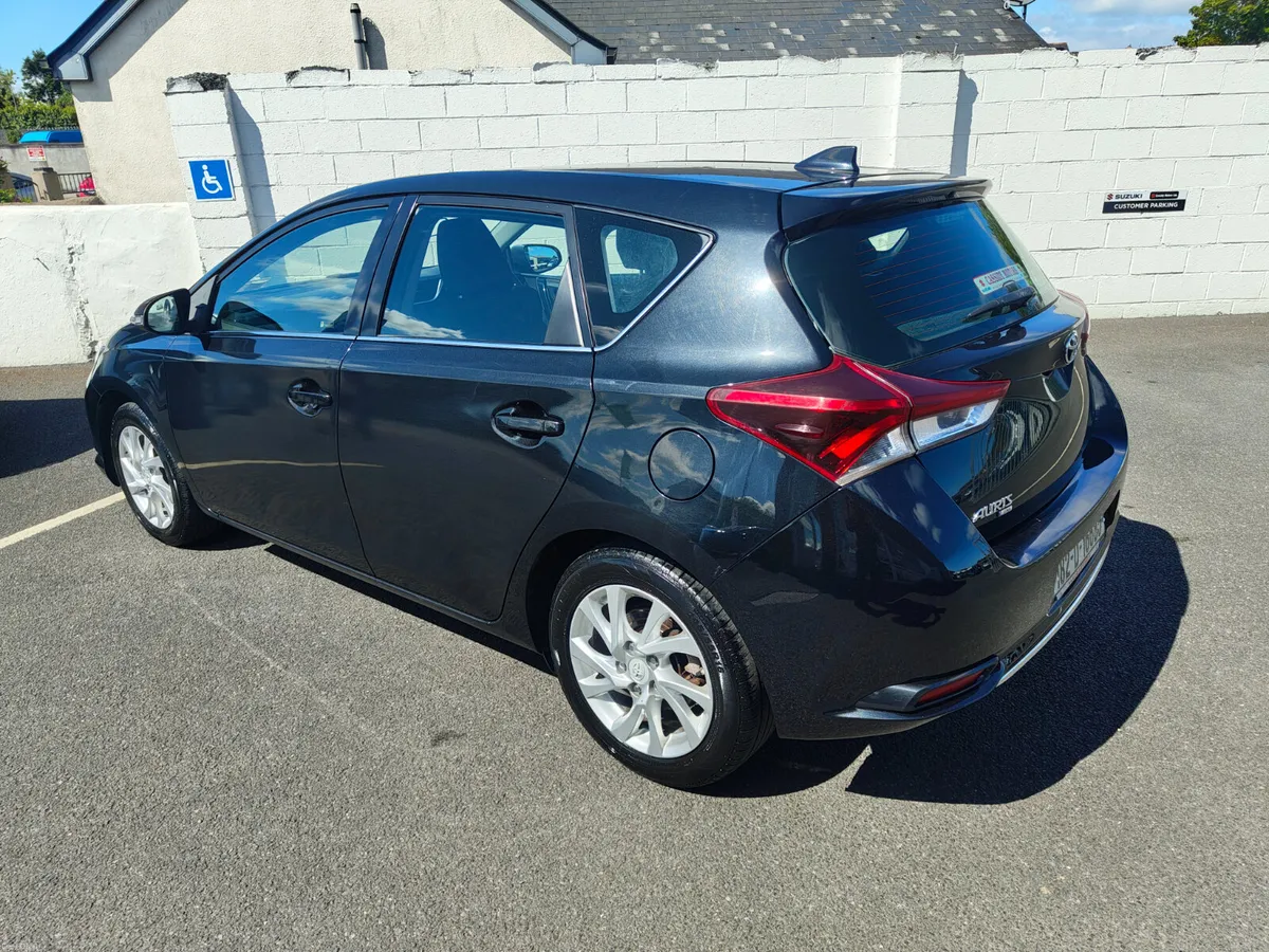 Toyota Auris Luna 1.4 D-4D - Image 6