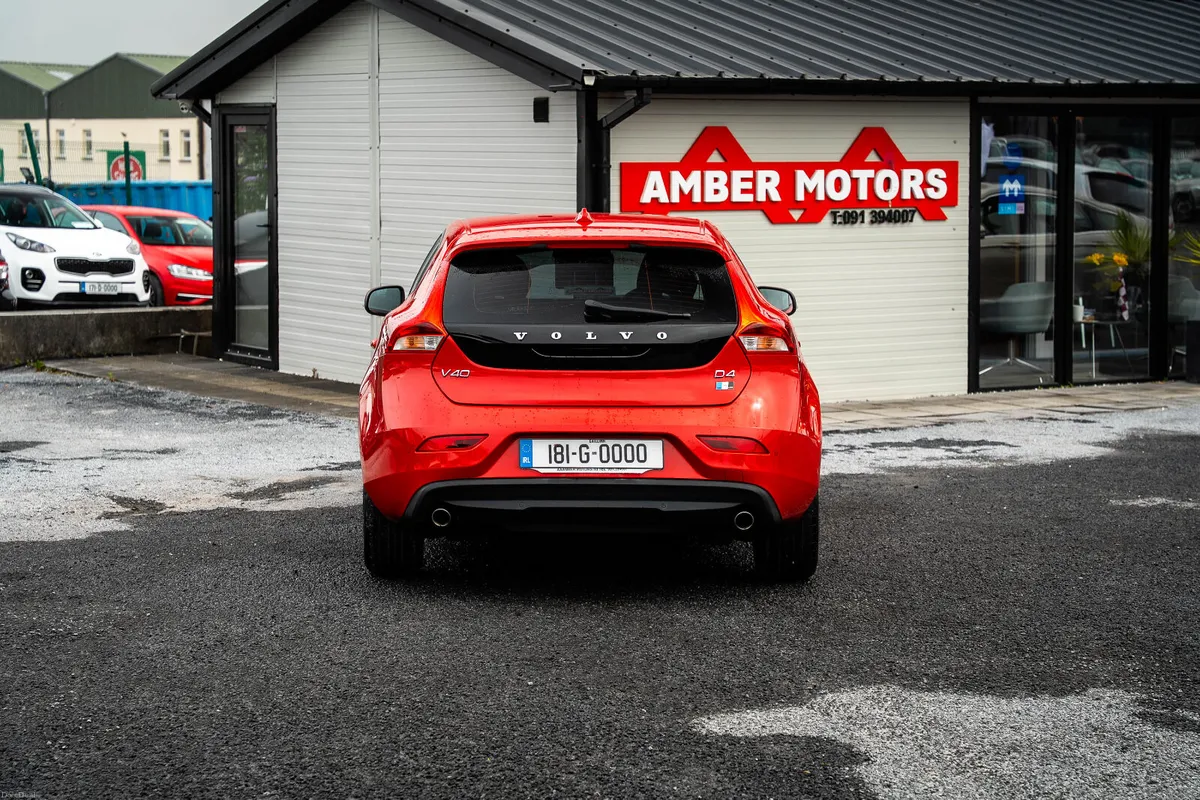 2018 VOLVO V40 D4 AUTOMATIC - Image 2