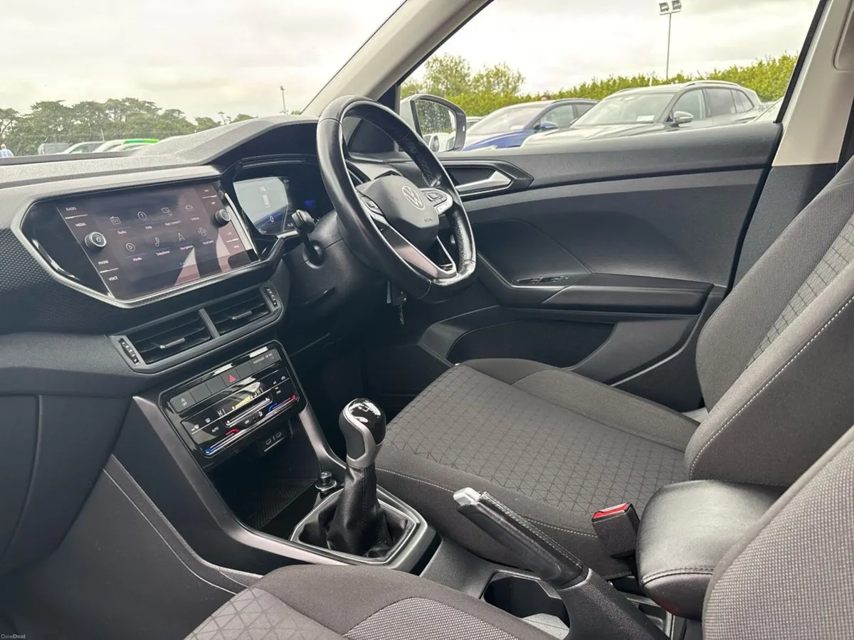 Volkswagen T-Cross T-CROSS LIFE 1.0 TSI M5F 95HP - Image 2