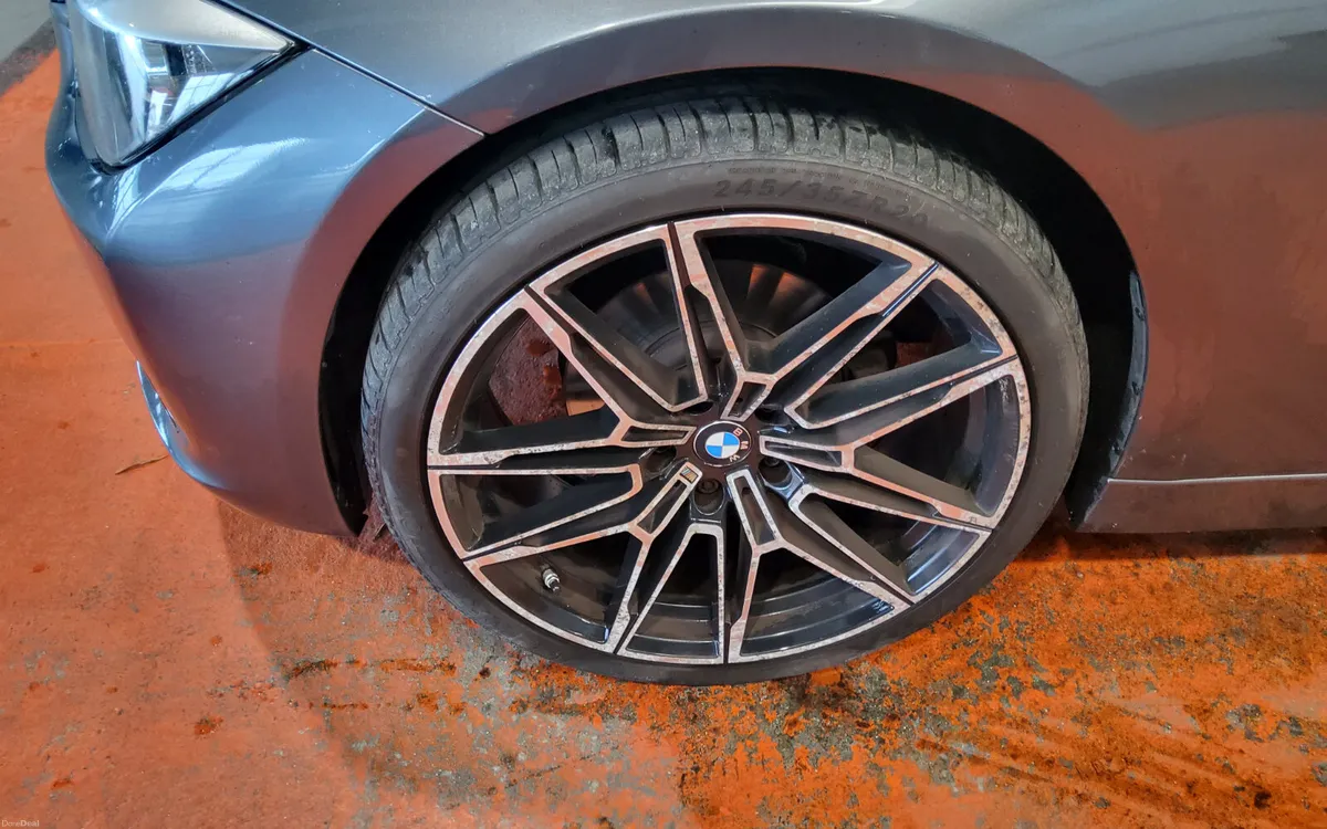BMW 3-Series 2015 - Image 5
