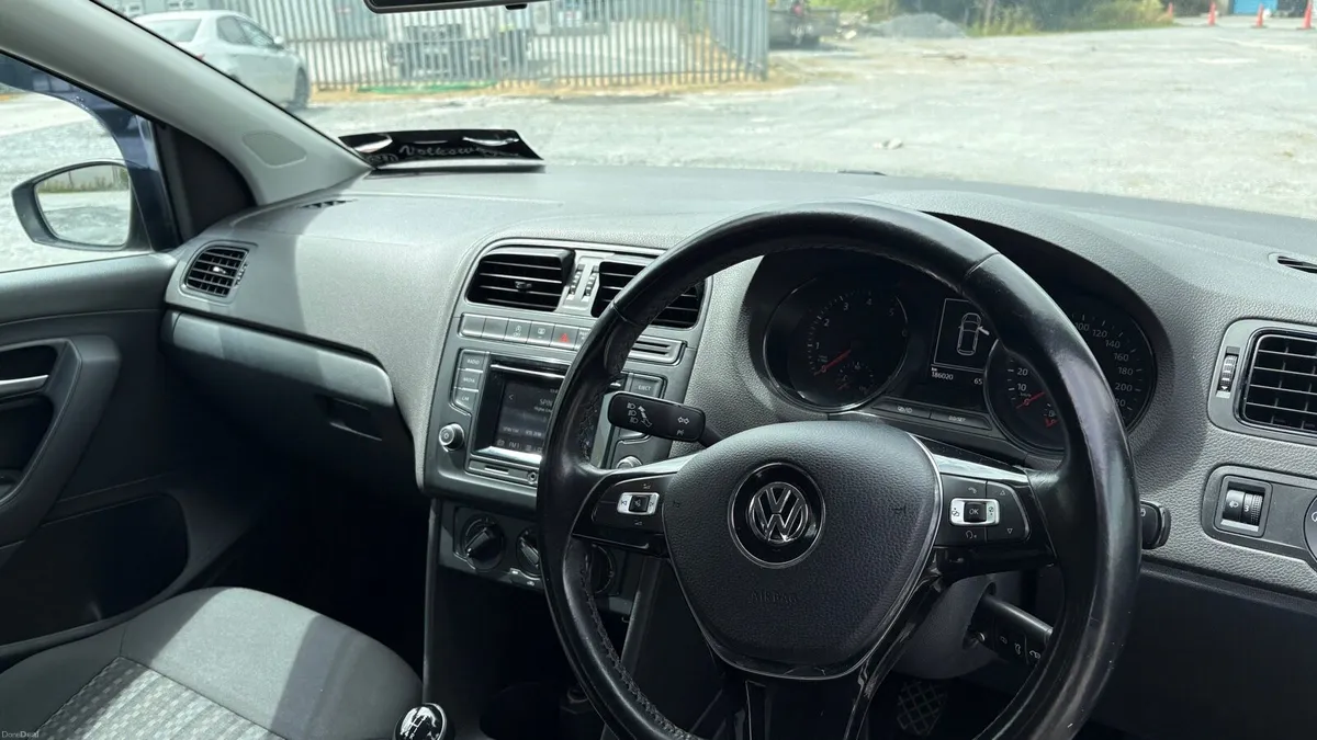 Volkswagen polo - Image 5