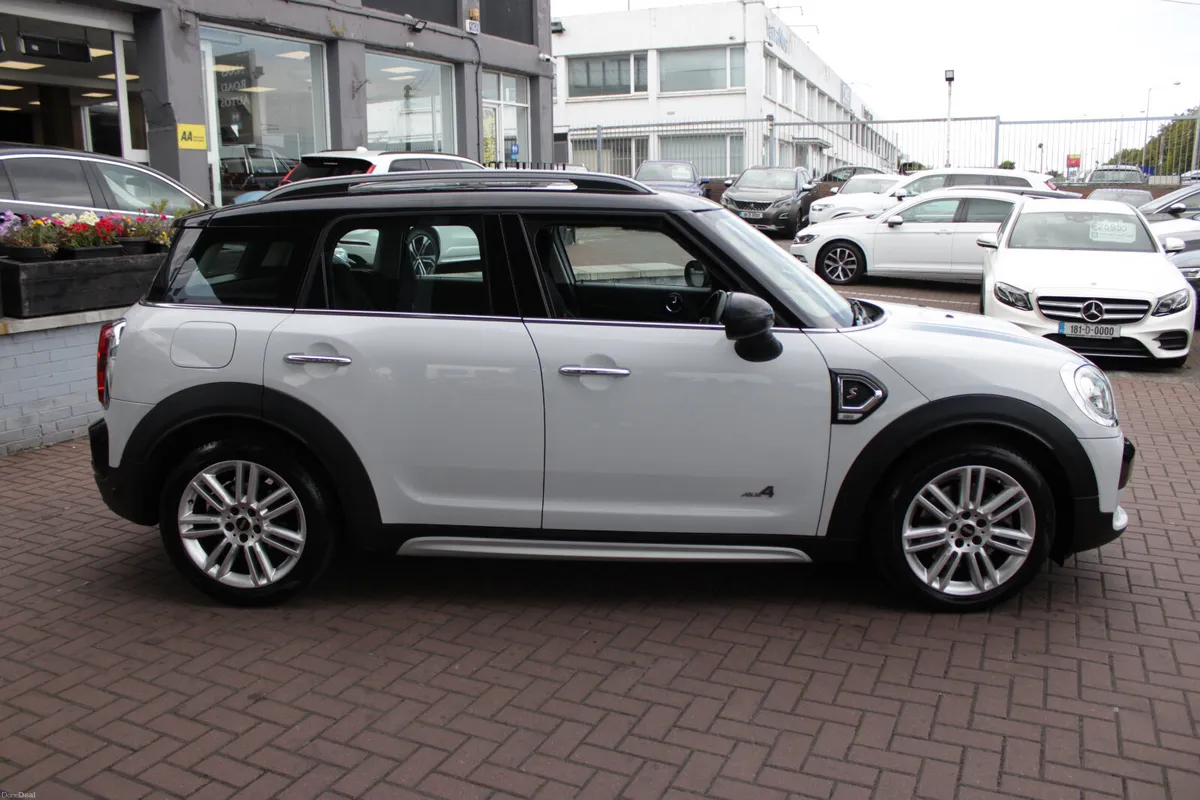 2017 MINI CROSSOVER AWD 2.0SD  5DR HATCHBACK AUTO - Image 3