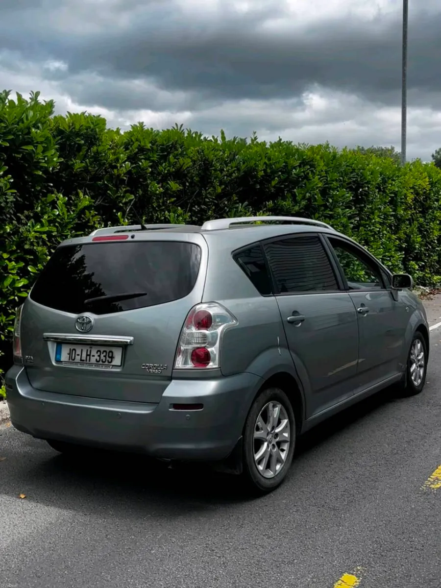 10 Toyota corolla Verso 1.8 auto 7 seater - Image 4