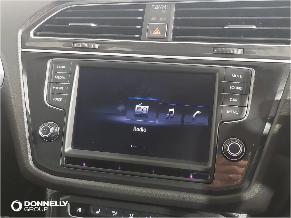 Volkswagen Tiguan Diesel Estate SE - Image 5