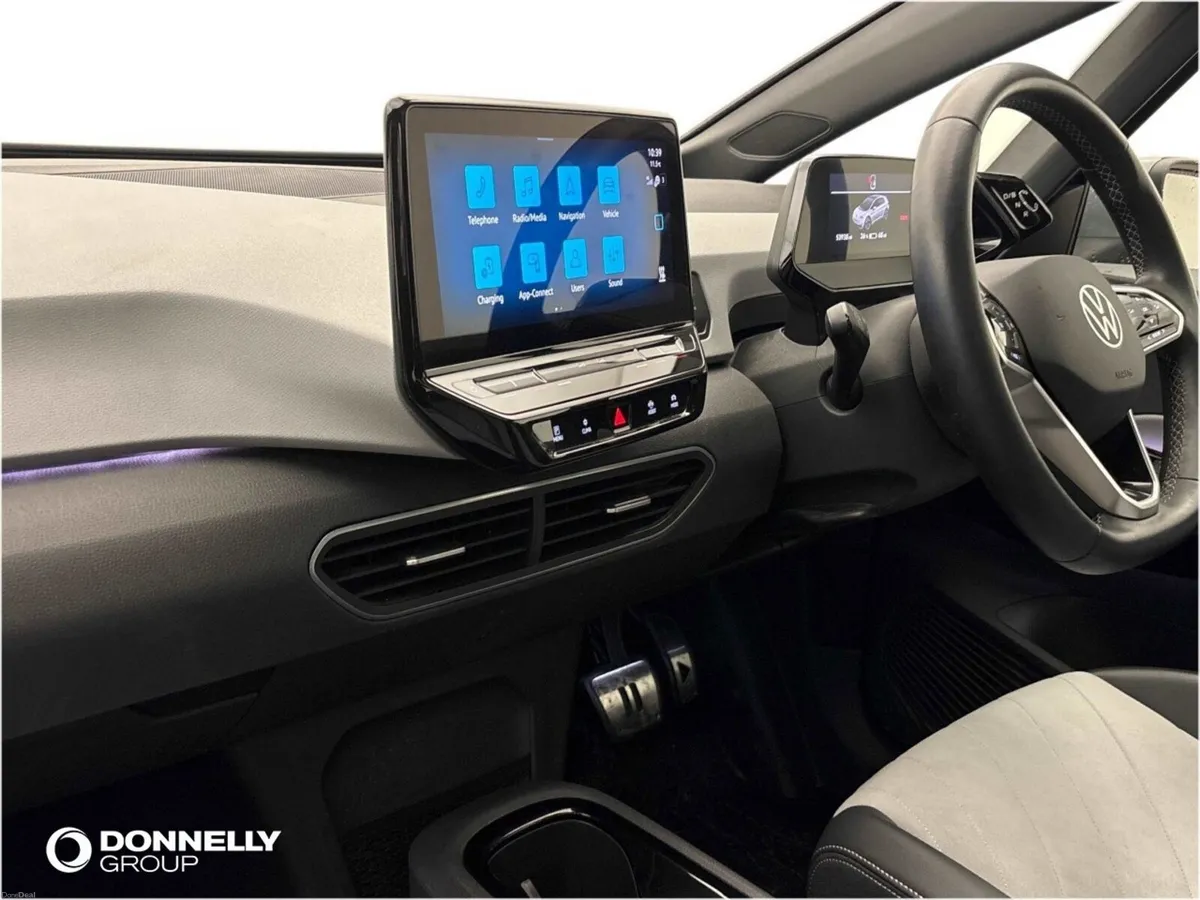 Volkswagen Id.3 Hatchback Family Pro - Image 2