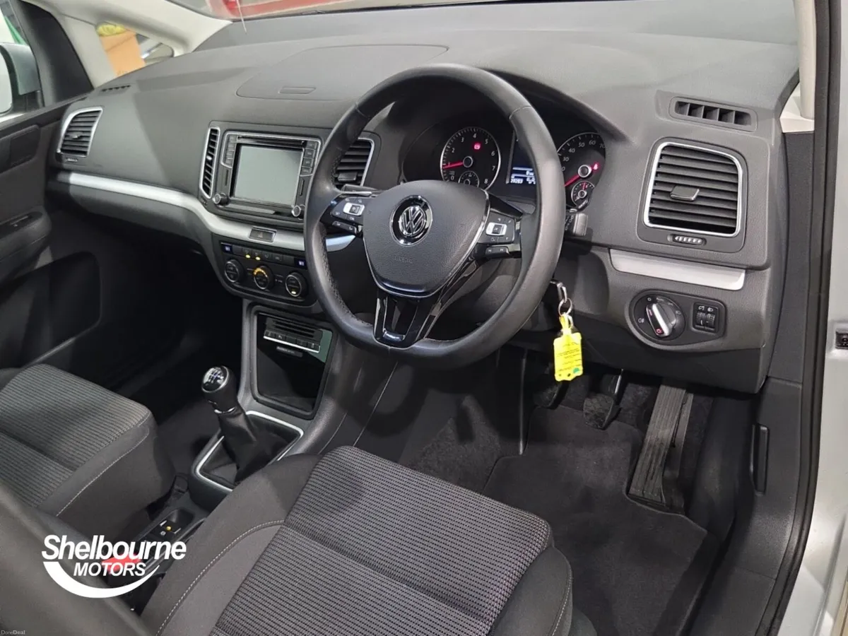 Volkswagen Sharan SE NAVIGATION TSI - Image 4