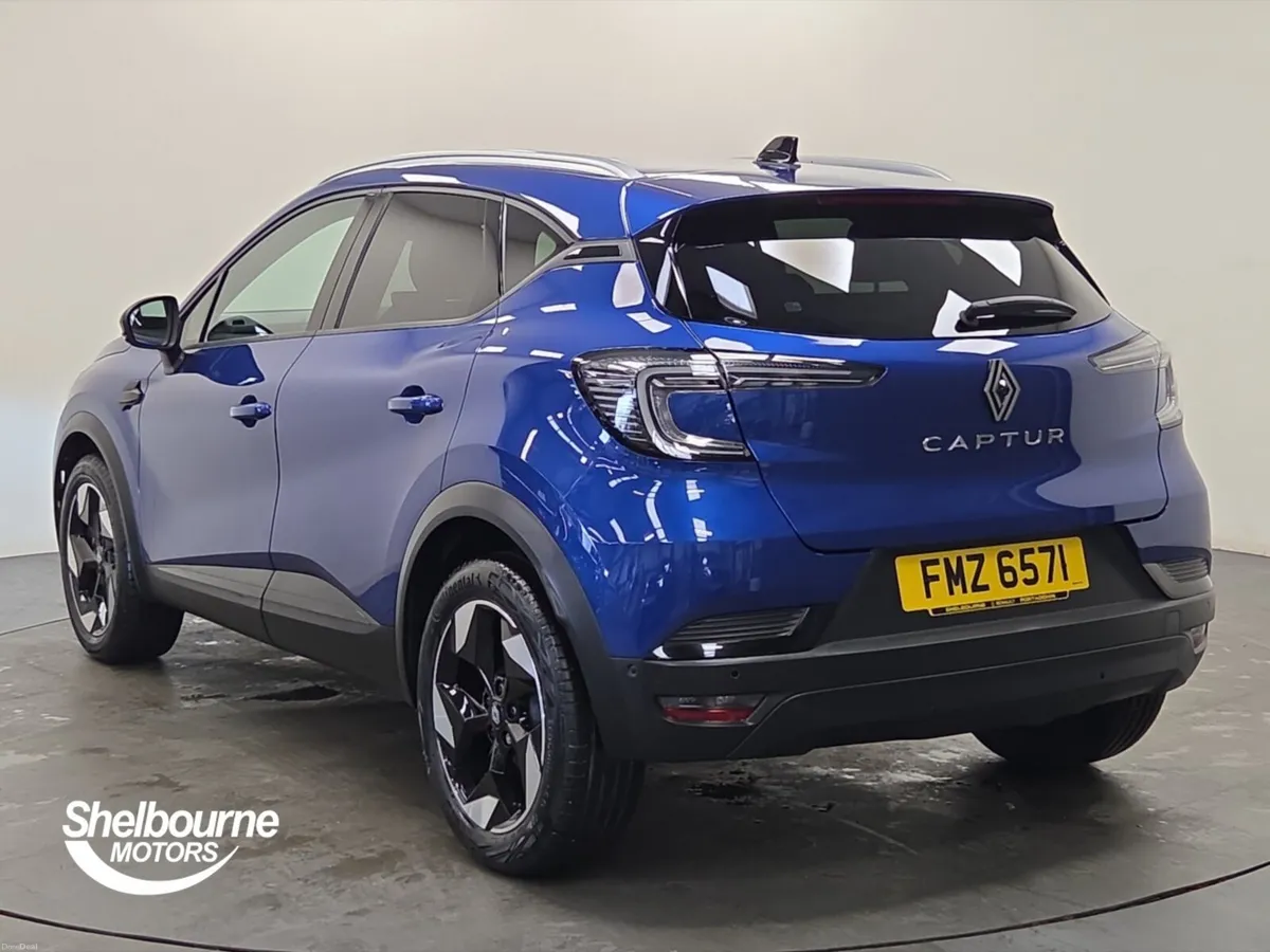 Renault Captur Hatchback Techno - Image 2