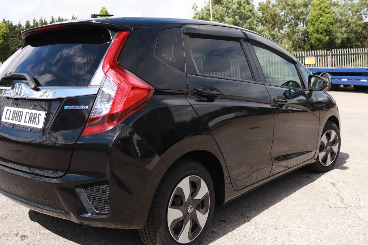 Honda Fit 2017 - Image 6