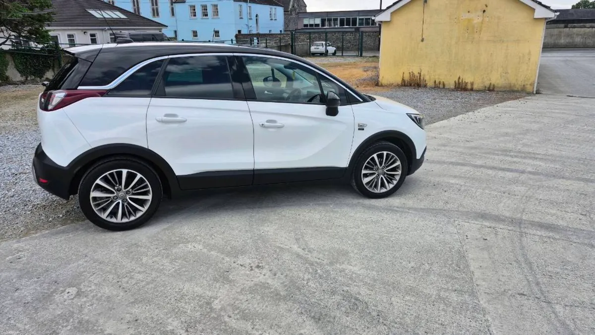 Car - Image 4