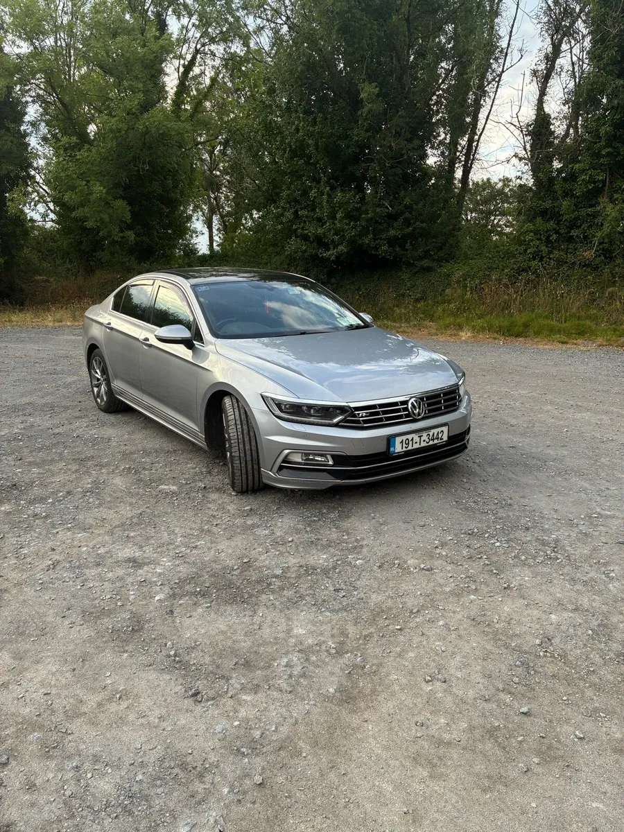 Volkswagen Passat 2.0 Tdi R-Line Edition - Image 1