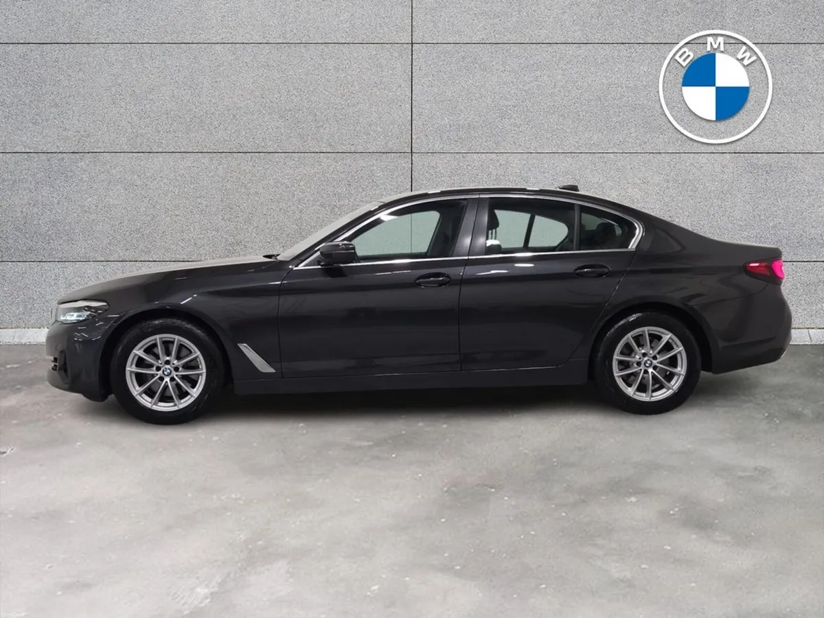 BMW 5-Series 520d SE (MHT) - Image 3