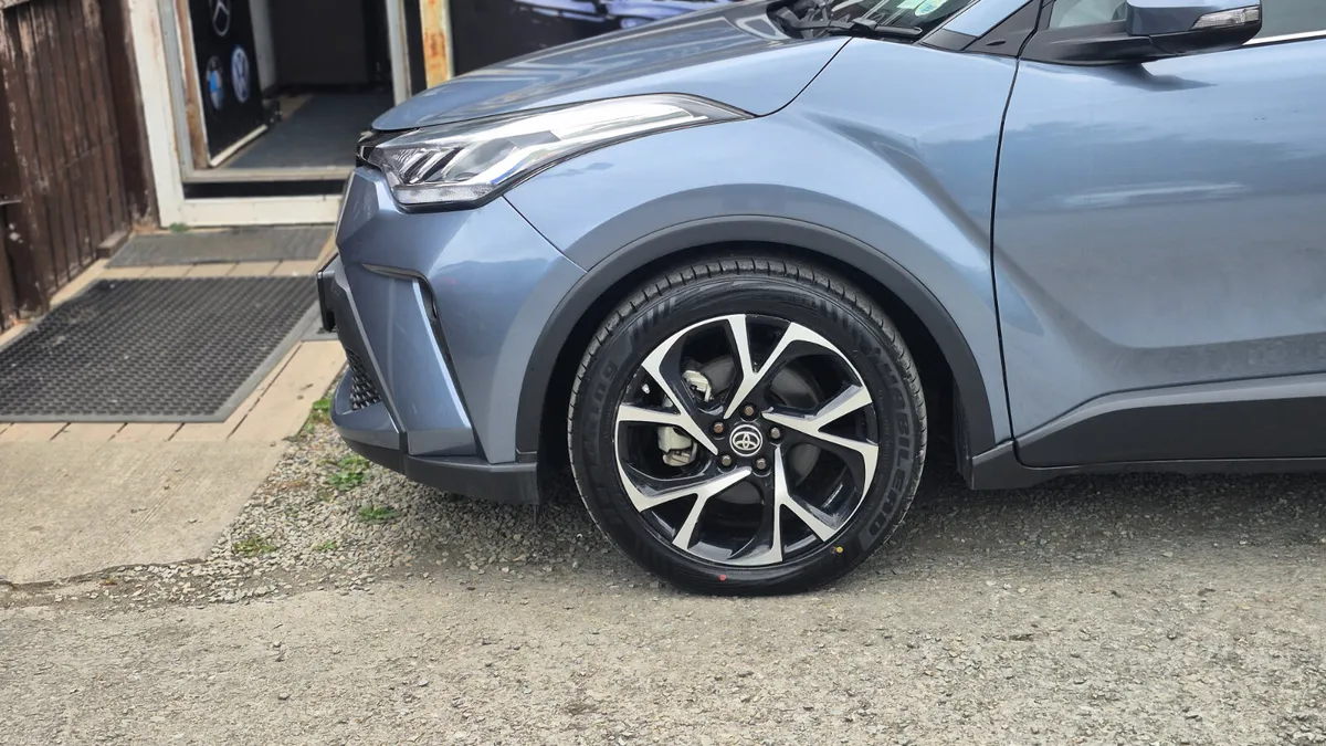 Toyota C-HR 1.8 Hybrid 2023 - Image 5