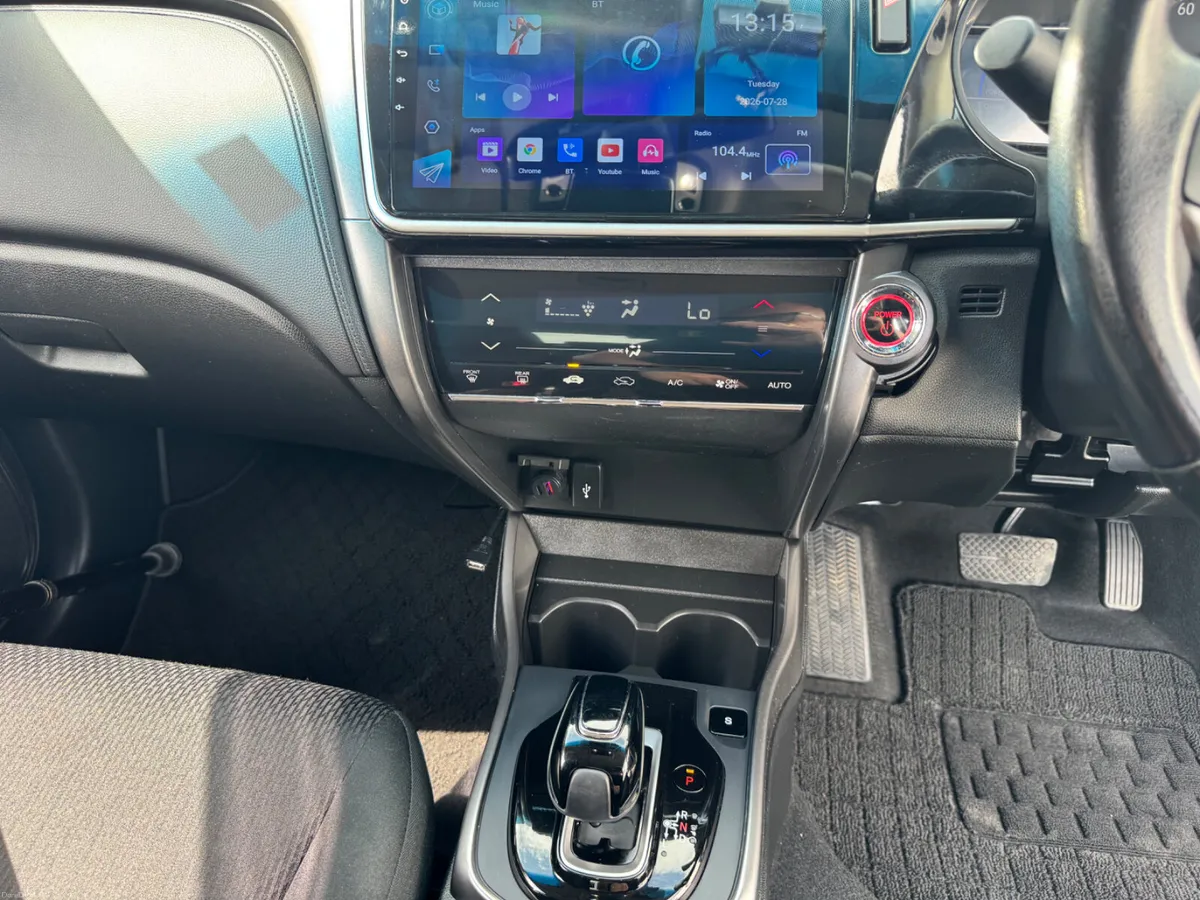 18 Honda Grace 1.5 Hybrid Automatic - Image 6